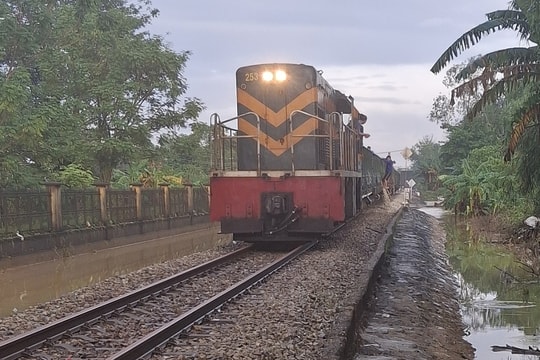 Thông tuyến đường sắt Bắc Nam qua TP Huế