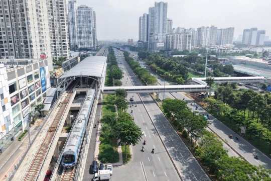 TP HCM lắp thang máy ở 7 cầu đi bộ metro Bến Thành - Suối Tiên