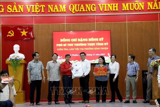 Hỗ trợ khẩn cấp người dân Lâm Đồng bị thiệt hại do mưa lũ