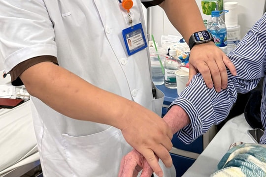 Bệnh lạ khiến da mỏng như giấy, nứt toác khi trời nóng