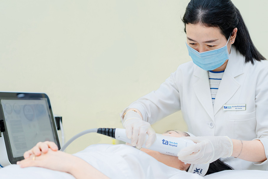 Đang dùng retinol có thể trẻ hóa da bằng sóng siêu âm không?