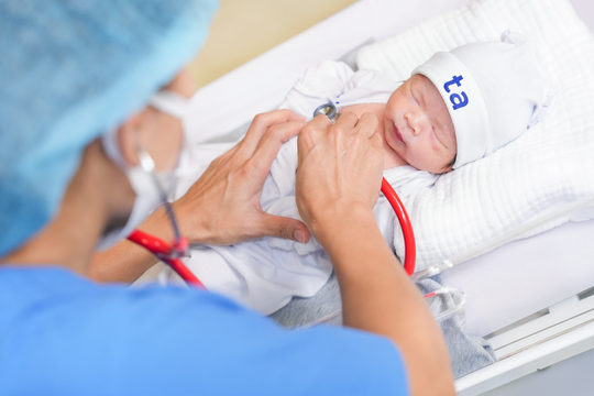 Trẻ viêm phổi do virus hợp bào hô hấp có tái nhiễm bệnh?