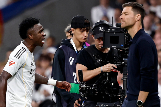 Alonso: 'Vinicius nói chuyện chân thành, xuất phát từ trái tim'