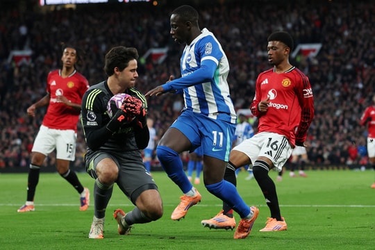 Lammens: 'Tôi không phải Schmeichel cải trang'