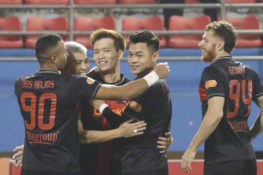 Hoàng Đức giúp Ninh Bình nối dài mạch bất bại ở V-League