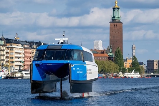 'Thuyền bay' cách mạng hóa giao thông đường thủy