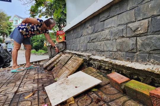 Sống bất an nơi nhà lún hơn nửa mét ở TP HCM