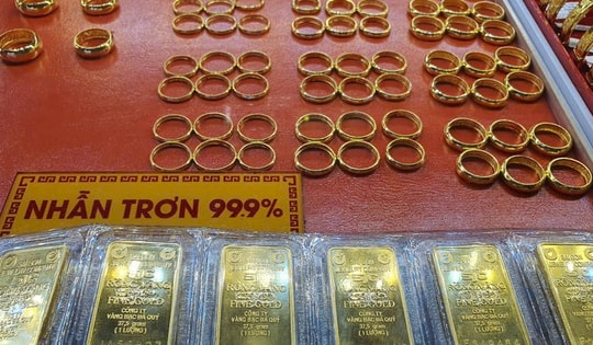 Diễn biến mới sau hơn 2 tuần áp dụng quy định mua bán vàng trên 20 triệu phải chuyển khoản