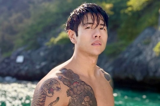 Michael Trương bị chỉ trích khi hất vai người yêu cũ