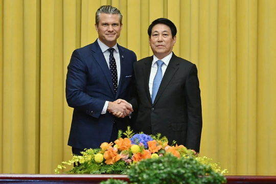 Chủ tịch nước Lương Cường tiếp Bộ trưởng Bộ Chiến tranh Mỹ Pete Hegseth
