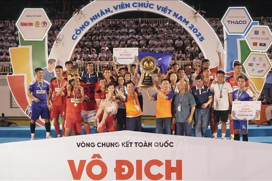 Trích tiền thưởng hỗ trợ công nhân miền Trung bị ảnh hưởng thiên tai