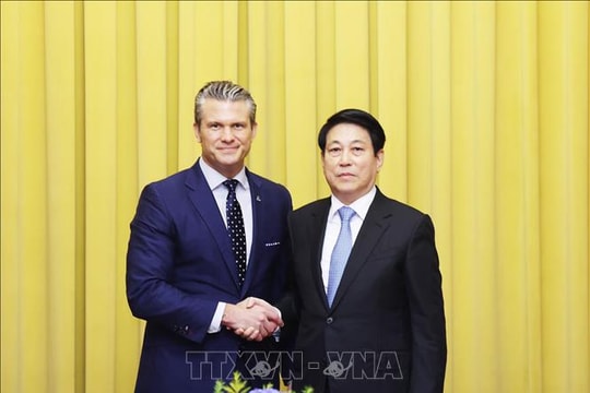 Chủ tịch nước Lương Cường tiếp Bộ trưởng Chiến tranh Hoa Kỳ