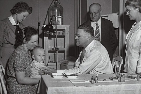 Vì sao vaccine ho gà từng bị từ chối?