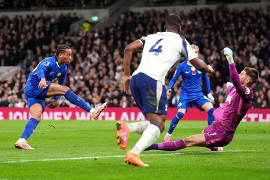 Chelsea thắng dễ Tottenham ở derby London