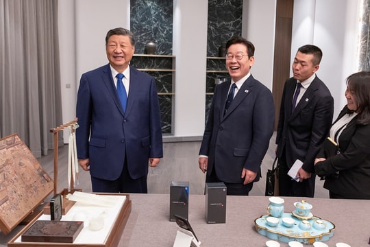 Ông Tập đùa với Tổng thống Hàn Quốc về bảo mật điện thoại