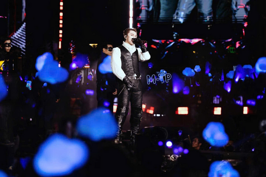 Y-FEST2025: Hàng chục nghìn người hòa nhịp với âm nhạc và công nghệ Viettel