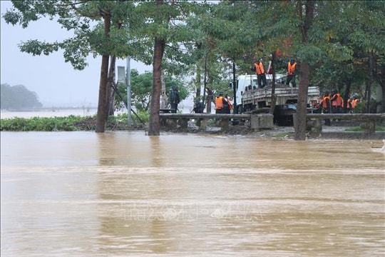Huế: Lũ các sông vượt báo động 3, tập trung khắc phục sạt lở đèo Kim Quy
