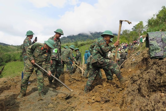 Khẩn trương khắc phục hậu quả thiên tai, ổn định đời sống nhân dân