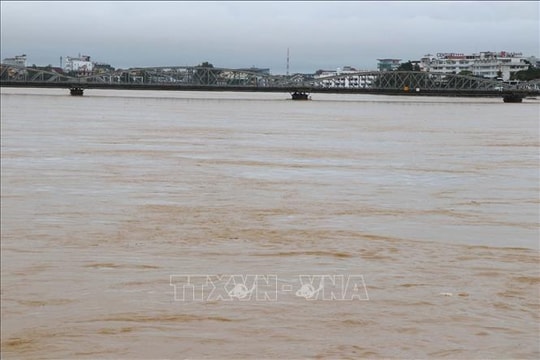 Huế: Hơn 54.600 ngôi nhà bị ngập, hàng chục điểm sạt lở do mưa lũ