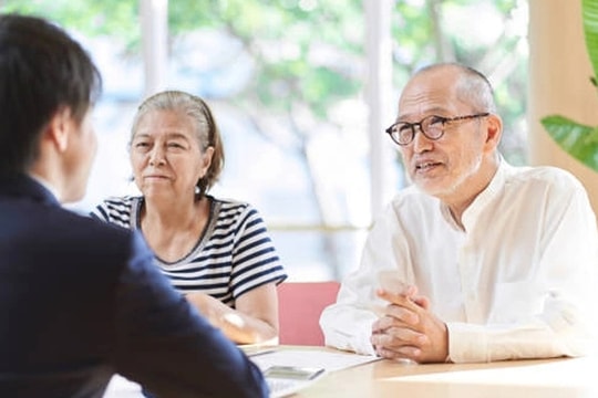 Dám quỳ xuống xin cưới tôi, bạn trai lại hủy hôn vì một yêu cầu của bố vợ