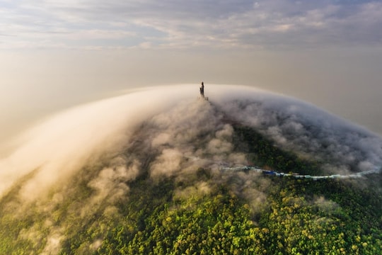 Núi Bà Đen sắp vượt kỷ lục 5 triệu khách tham quan