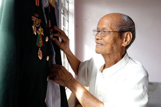 Cuộc sống của vị tướng 97 tuổi trong viện dưỡng lão