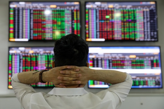 VN-Index liên tiếp giảm sâu