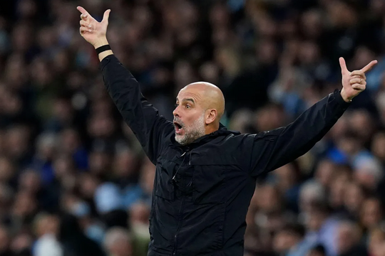 Guardiola bóng gió Man City bị xử ép 10 năm qua