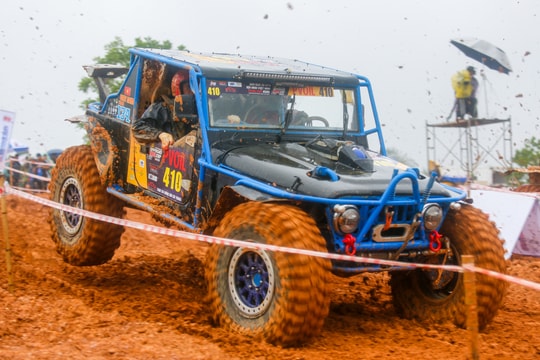 Tài xế Việt tranh tài off-road