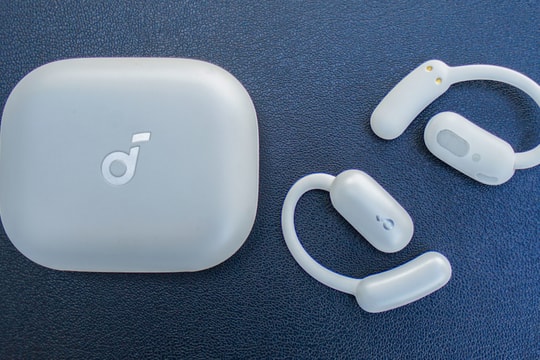 Soundcore AeroFit 2 - tai nghe 'mở' giá 2,5 triệu đồng