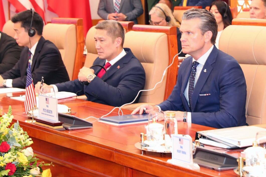 Ông Hùng Cao đến Việt Nam: Tại sao Mỹ có Thứ trưởng Bộ Hải quân? Quân đội Mỹ tổ chức ra sao?