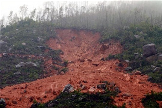 Hà Tĩnh: Sạt lở đất nhiều khu vực uy hiếp an toàn người dân, doanh nghiệp