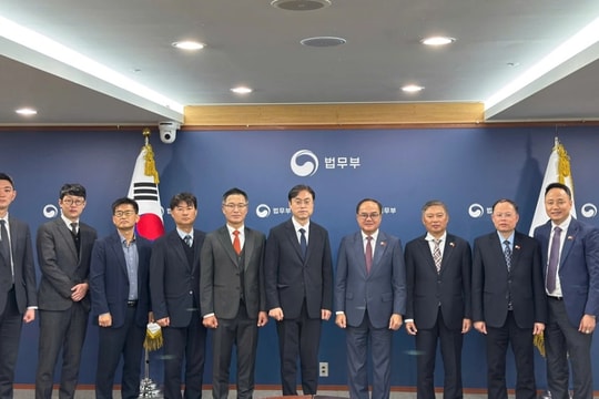 5 giải pháp tăng cường hợp tác quản lý lao động giữa Việt Nam - Hàn Quốc