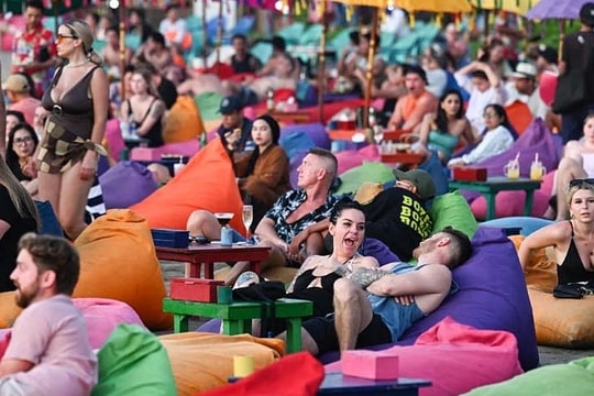 Du lịch châu Á 'thấm đòn' quá tải