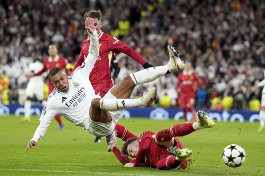 Mbappe và món nợ phải đòi nợ ở Anfield