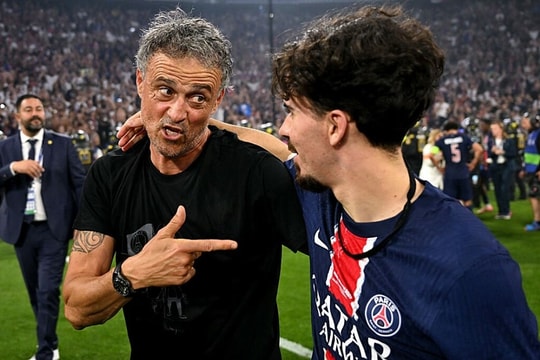 HLV Enrique nhăm nhe cắt chuỗi 15 trận thắng của Bayern