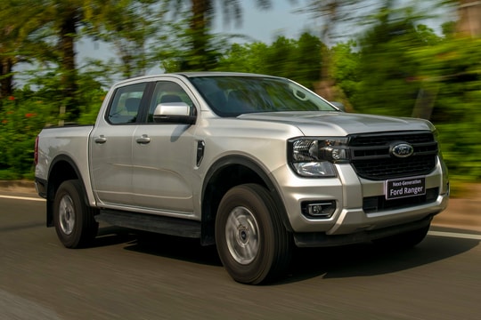 Xe bán tải đua giảm giá