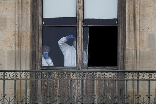 Manh mối giúp Pháp vạch mặt nhóm cướp bảo tàng Louvre