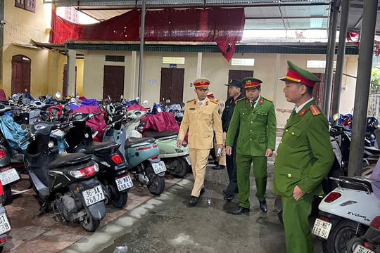 CSGT đồng loạt xử lý học sinh không đủ điều kiện đi xe máy