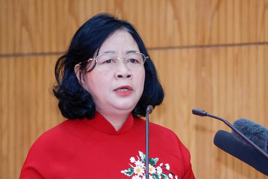 Bà Bùi Thị Minh Hoài làm Bí thư Đảng ủy Mặt trận Tổ quốc