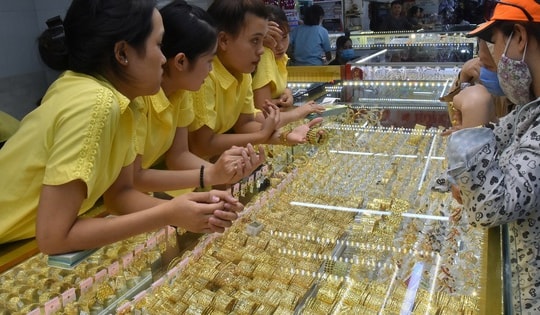 Giá vàng hôm nay 4-11: Tiếp tục giảm mạnh