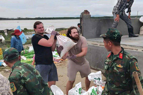 Chuyến du lịch Hội An 'nhớ đời' của hai chàng trai New York