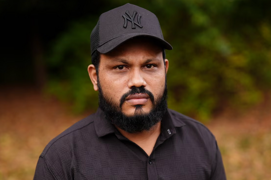 Nỗi dằn vặt của người sống sót sau vụ rơi máy bay ở Ấn Độ