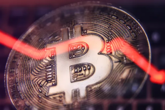 Bitcoin thủng mốc 100.000 USD