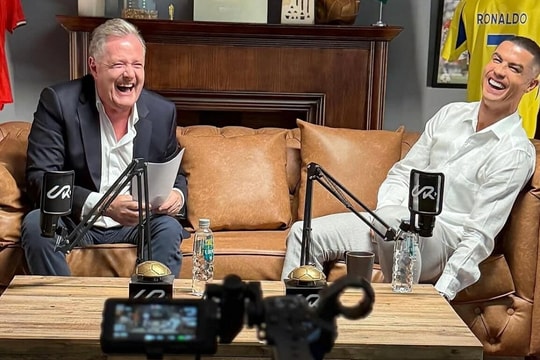 Ronaldo: 'Trở thành tỷ phú có cảm giác giống như giành Quả Bóng Vàng'