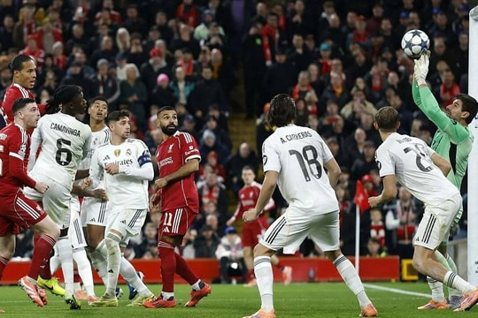 Courtois: 'Real phạm quá nhiều lỗi với Liverpool'