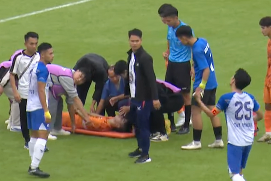 Cầu thủ đột nhiên co giật ở giải hạng Ba Quốc gia 2025