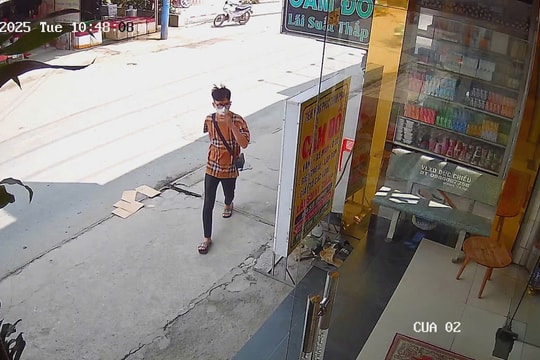 Vờ hỏi mua vàng rồi cướp