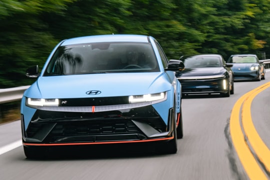 Doanh số ôtô ở Mỹ giảm khi không còn trợ cấp xe điện