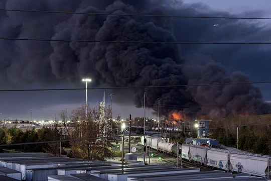 9 người chết, 16 người mất tích trong vụ máy bay chở hàng Mỹ phát nổ